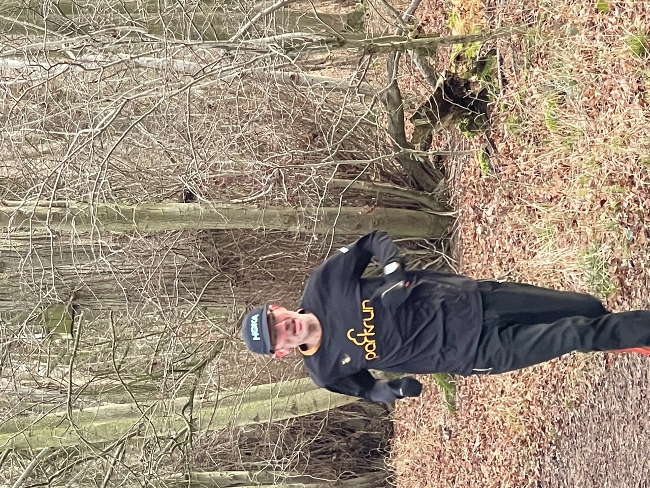 Jonathon Bates running in the Thornham parkrun